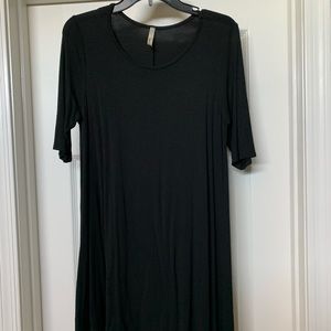 Classic black lightweight tunic
